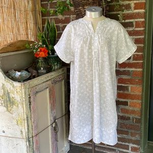 Cotton white and tan relaxed fit popover dress with pockets from Tea size M